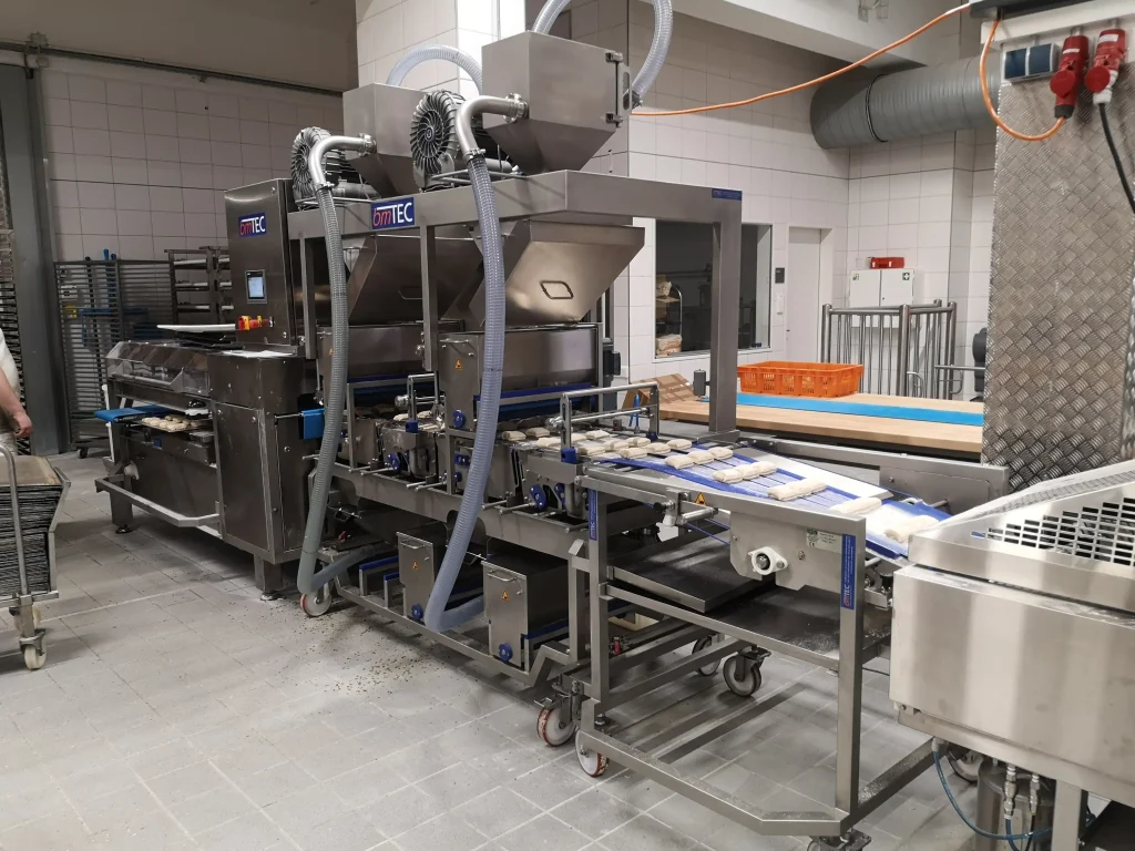 Transportband für Semmeln in einer Bäckerei